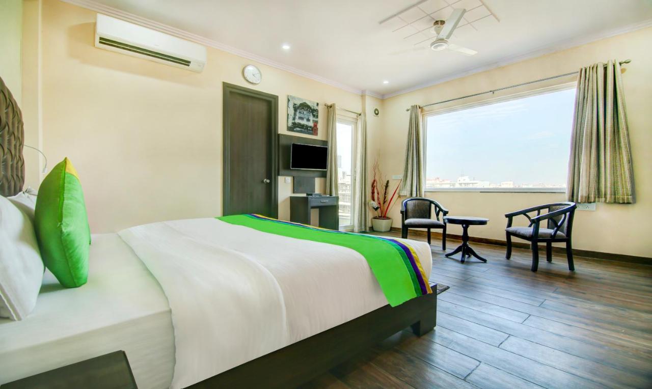 Treebo Trend Blooms Premium Hotel Gurgaon Ngoại thất bức ảnh