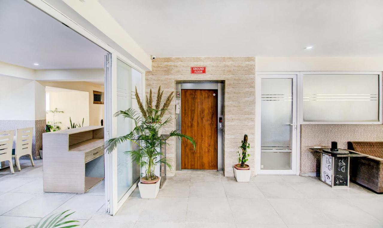 Treebo Trend Blooms Premium Hotel Gurgaon Ngoại thất bức ảnh